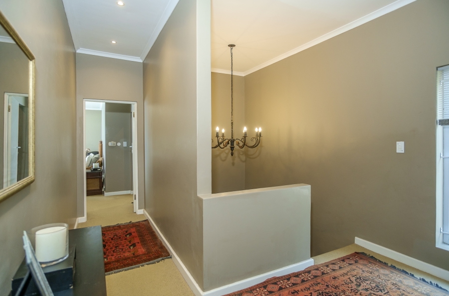 5 Bedroom Property for Sale in Misty Cliffs Western Cape